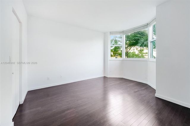 300 S Pointe Dr 405, Miami Beach, FL 33139