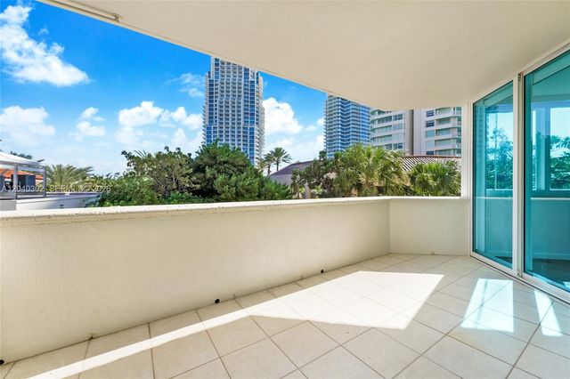 300 S Pointe Dr 405, Miami Beach, FL 33139