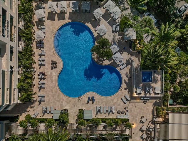 300 S Pointe Dr 405, Miami Beach, FL 33139