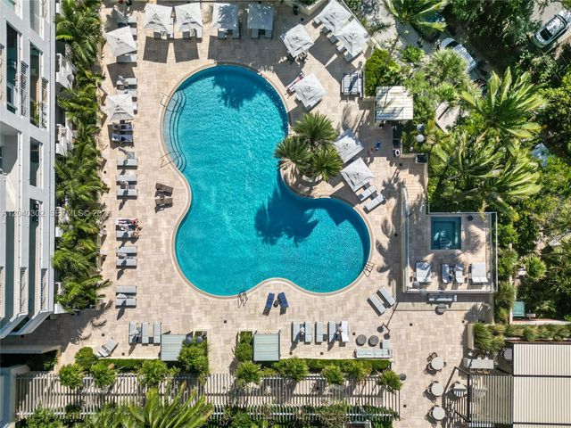 300 S Pointe Dr 405, Miami Beach, FL 33139