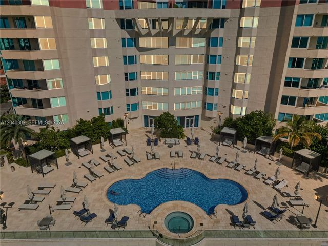 300 S Pointe Dr 405, Miami Beach, FL 33139