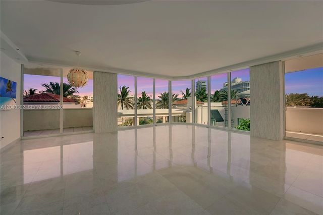 300 S Pointe Dr 405, Miami Beach, FL 33139