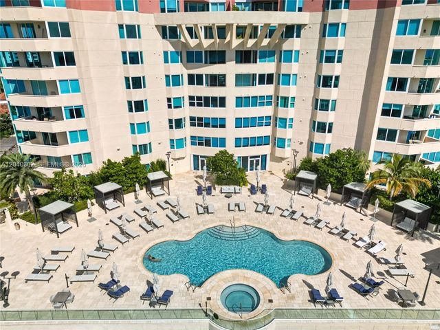 300 S Pointe Dr 405, Miami Beach, FL 33139