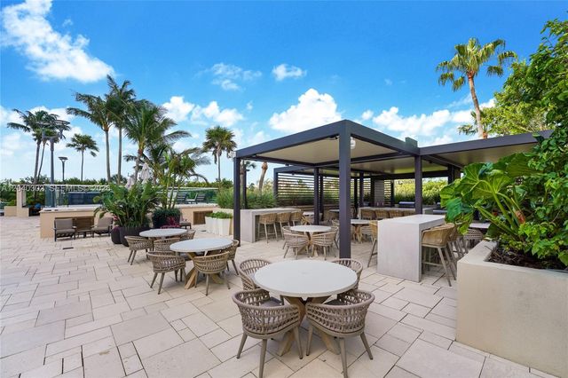 300 S Pointe Dr 405, Miami Beach, FL 33139