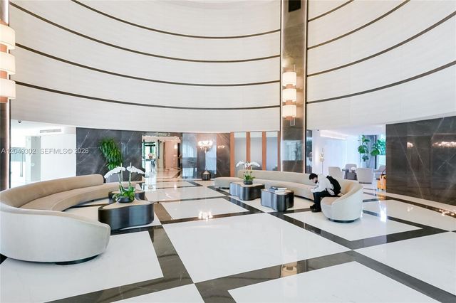 300 S Pointe Dr 405, Miami Beach, FL 33139
