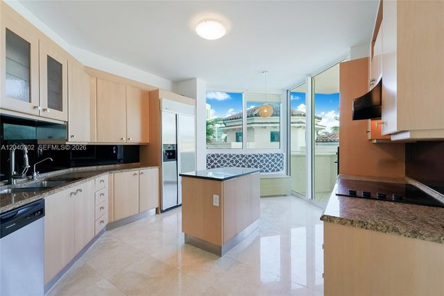 300 S Pointe Dr 405, Miami Beach, FL 33139
