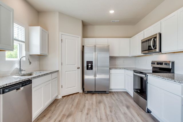 9503 E Hurst St, Wichita, KS 67210