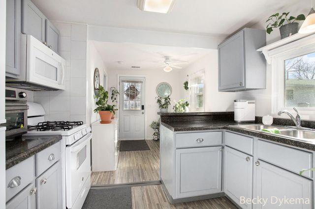 5738 Mount Vernon Avenue, Portage, MI 49024