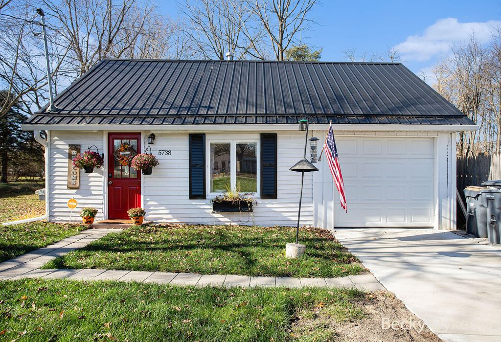 5738 Mount Vernon Avenue, Portage, MI 49024