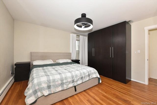 18 Cumberland Street, Rockville Centre, NY 11570