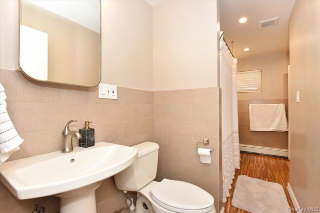 18 Cumberland Street, Rockville Centre, NY 11570