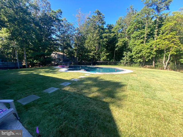 506 FAIRVIEW RD, Medford, NJ 08055