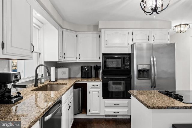 506 FAIRVIEW RD, Medford, NJ 08055