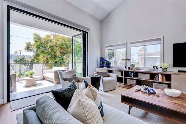 527 Avenue C, Redondo Beach, CA 90277