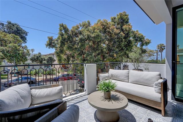 527 Avenue C, Redondo Beach, CA 90277