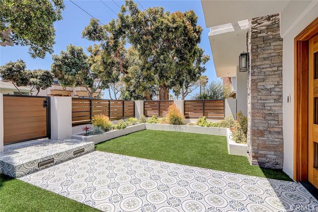 527 Avenue C, Redondo Beach, CA 90277