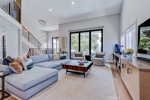 527 Avenue C, Redondo Beach, CA 90277