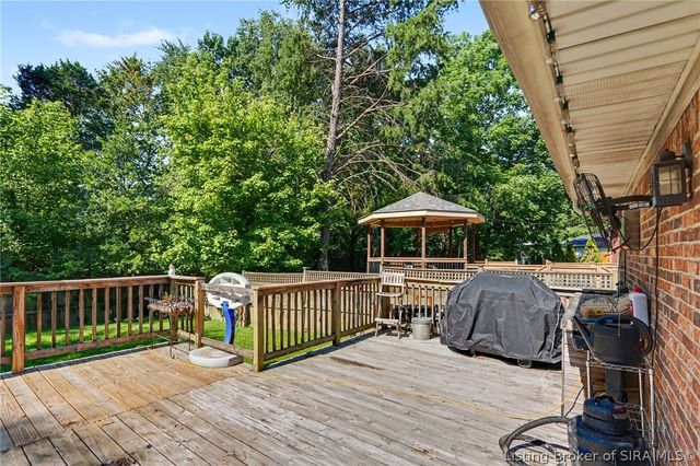 3317 Saddlewood Court, New Albany, IN 47150