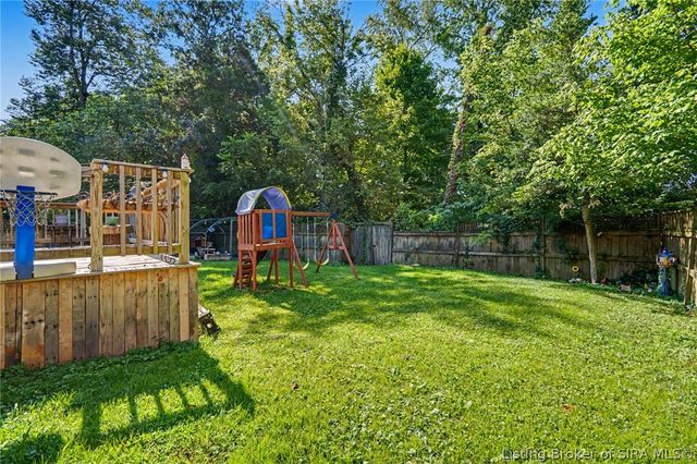 3317 Saddlewood Court, New Albany, IN 47150