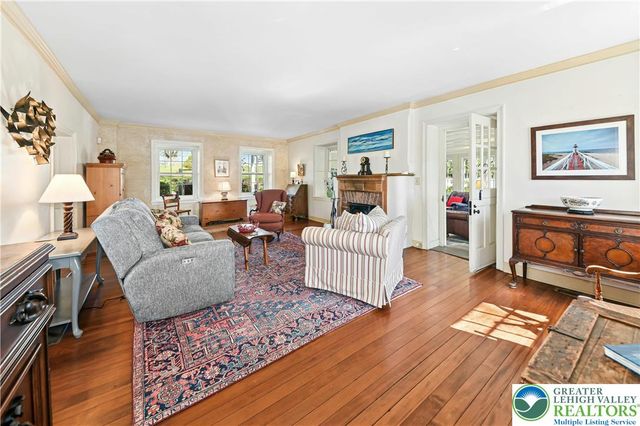 1720 Molasses, Springfield Twp, PA 18951