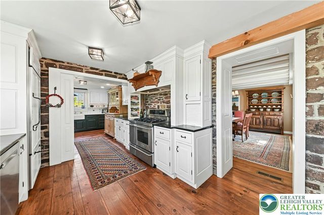 1720 Molasses, Springfield Twp, PA 18951