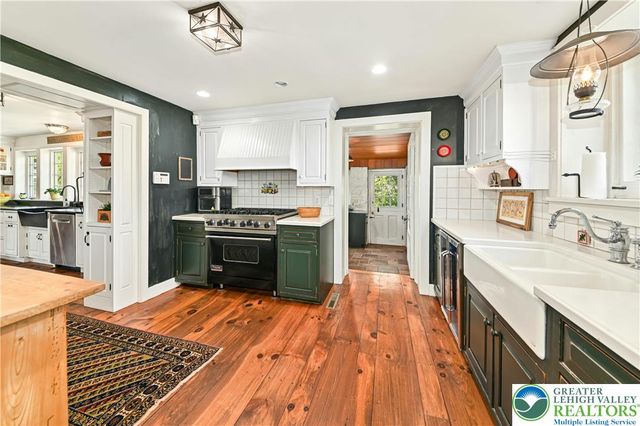1720 Molasses, Springfield Twp, PA 18951