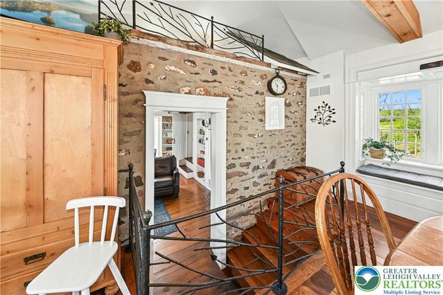 1720 Molasses, Springfield Twp, PA 18951