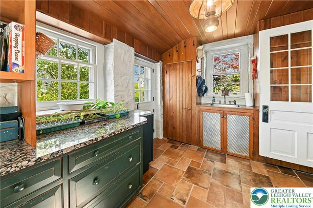 1720 Molasses, Springfield Twp, PA 18951