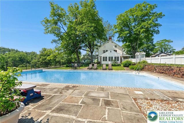 1720 Molasses, Springfield Twp, PA 18951