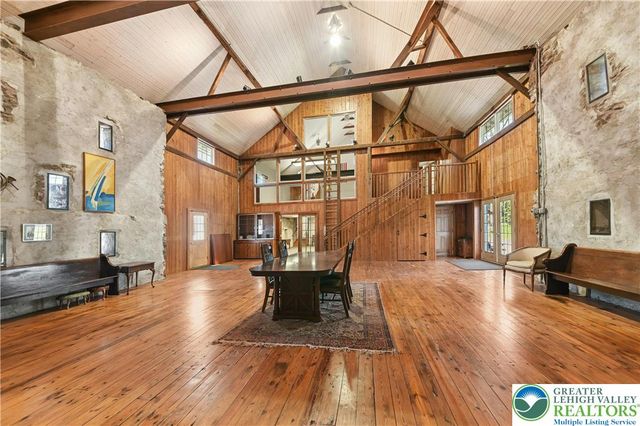 1720 Molasses, Springfield Twp, PA 18951