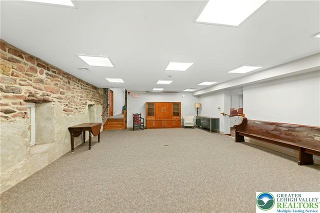 1720 Molasses, Springfield Twp, PA 18951
