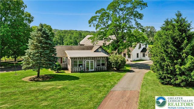 1720 Molasses, Springfield Twp, PA 18951