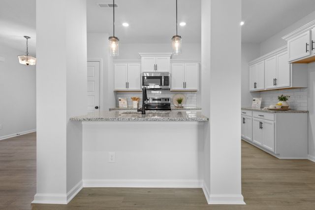 1192 Boulder Pass Rd, Clarksville, TN 37040