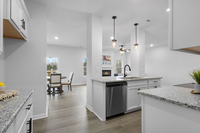 1192 Boulder Pass Rd, Clarksville, TN 37040