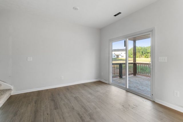 1192 Boulder Pass Rd, Clarksville, TN 37040