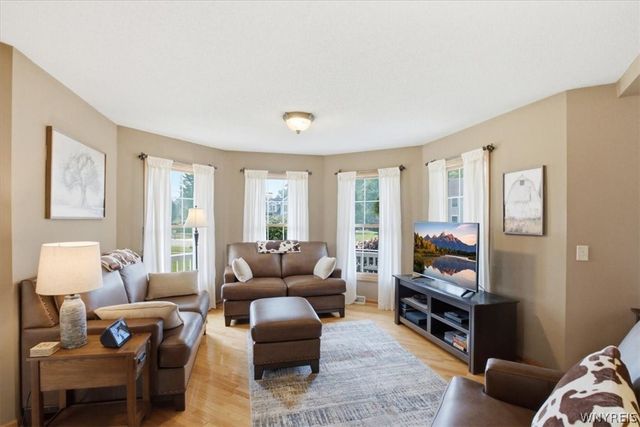4687 John Michael, Hamburg, NY 14075