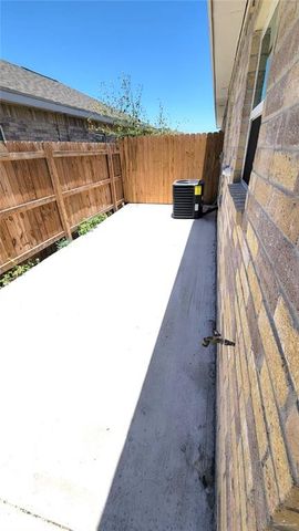 5001 N Hiawatha Drive 4, Pharr, TX 78577