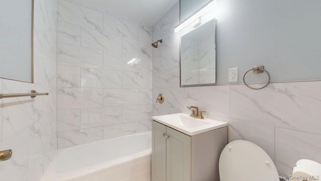 66-15 Thornton Place L4, Rego Park, NY 11374