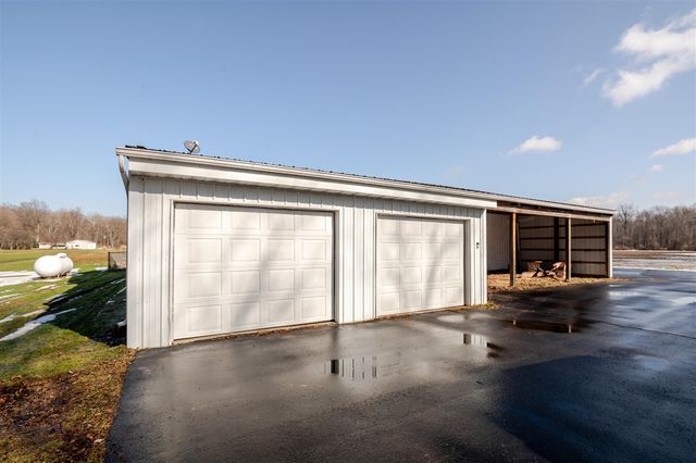 31643 Frost Street, Dowagiac, MI 49047