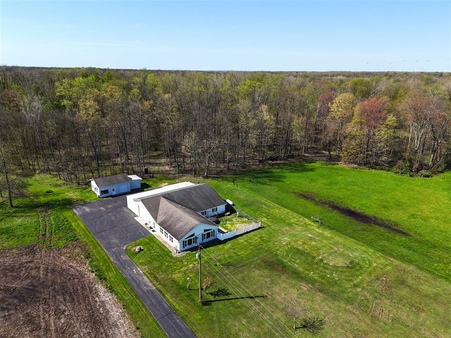31643 Frost Street, Dowagiac, MI 49047