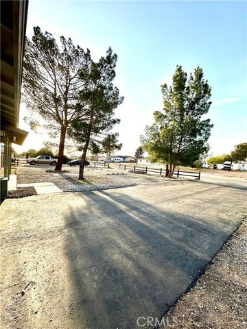 22773 Powhatan Road, Apple Valley, CA 92308