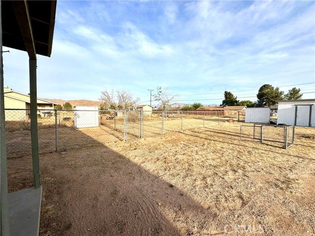 22773 Powhatan Road, Apple Valley, CA 92308