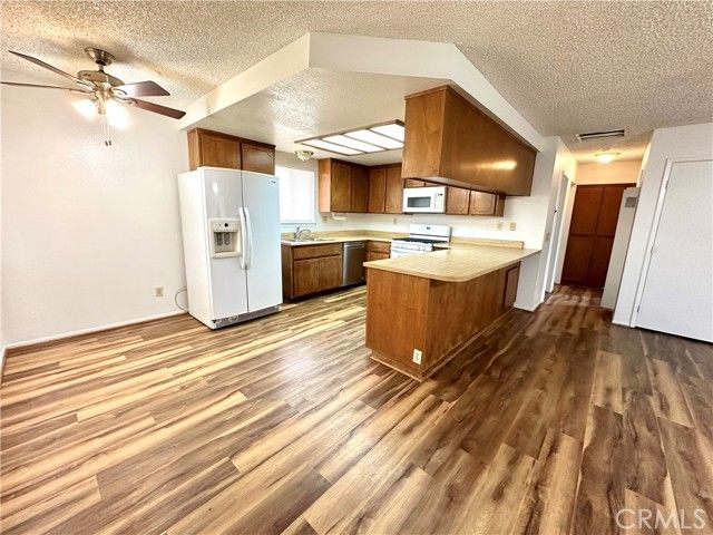 22773 Powhatan Road, Apple Valley, CA 92308