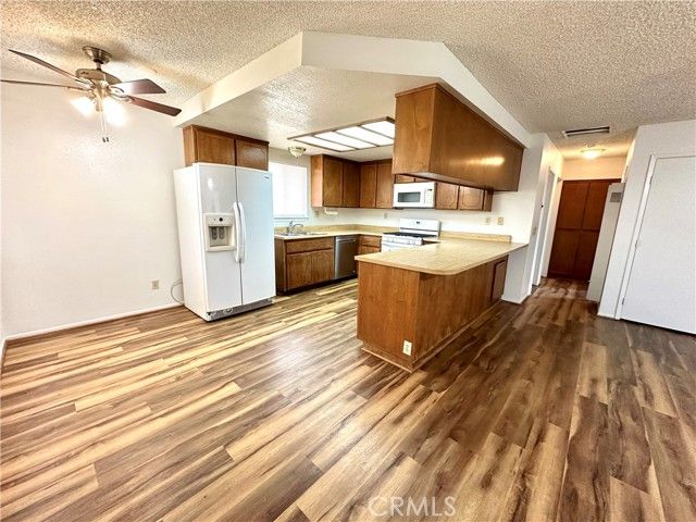 22773 Powhatan Road, Apple Valley, CA 92308