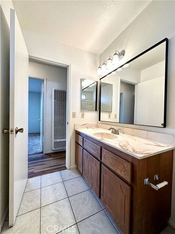 22773 Powhatan Road, Apple Valley, CA 92308