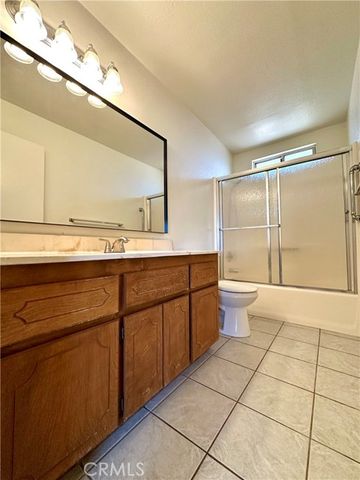 22773 Powhatan Road, Apple Valley, CA 92308