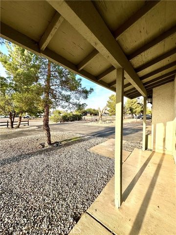 22773 Powhatan Road, Apple Valley, CA 92308