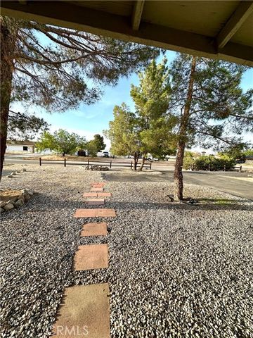 22773 Powhatan Road, Apple Valley, CA 92308