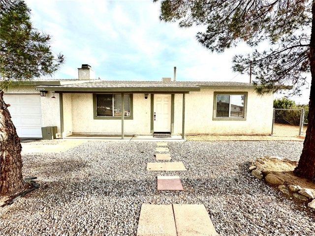 22773 Powhatan Road, Apple Valley, CA 92308