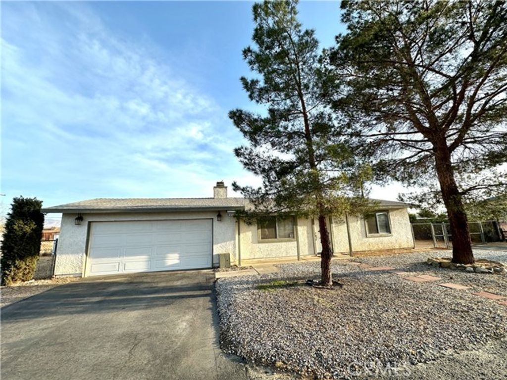 22773 Powhatan Road, Apple Valley, CA 92308
